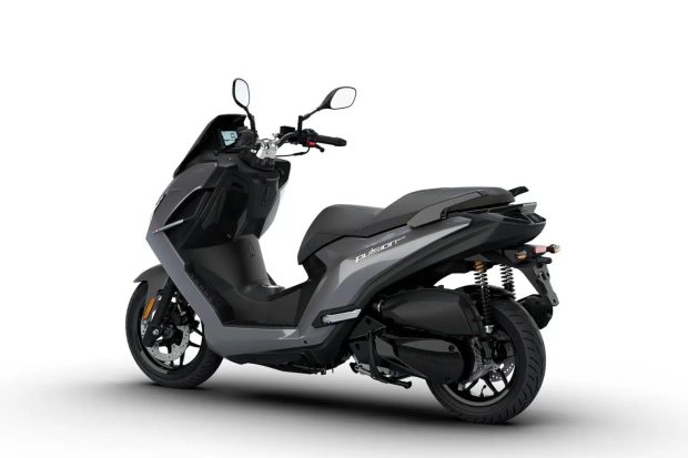 نمای عقب اسکوتر پژو پولوشن ایوو 2026