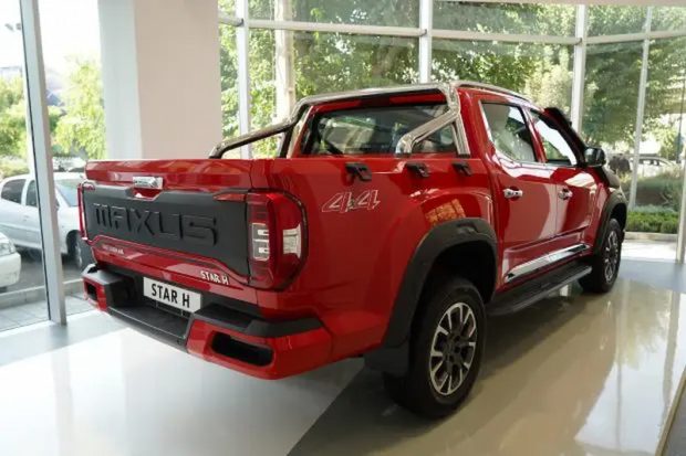 نمای عقب پیکاپ مکسوس استار H