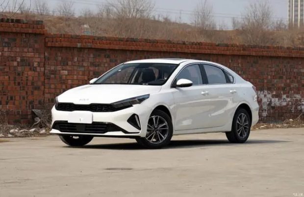 نمای جلو کیا K3 وارداتی