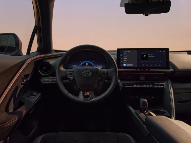 نمای کابین تویوتا C-HR مدل 2026