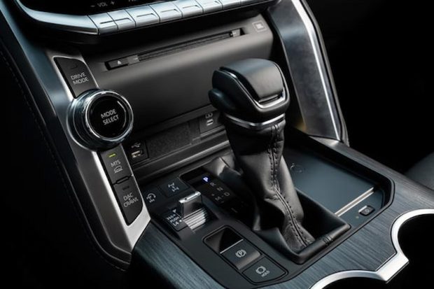 نمای کابین لندکروزر اتاق 300