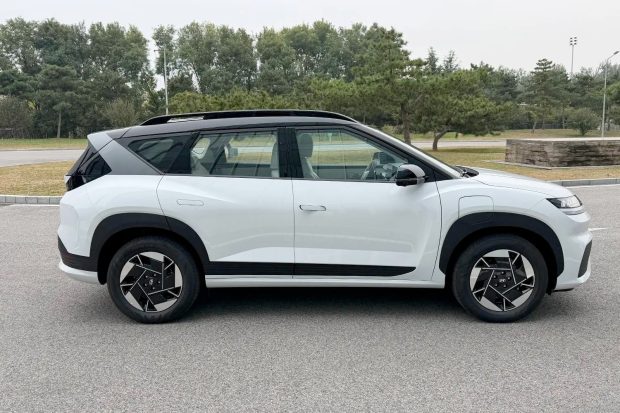 شاسی‌بلند برقی هیوندای EO