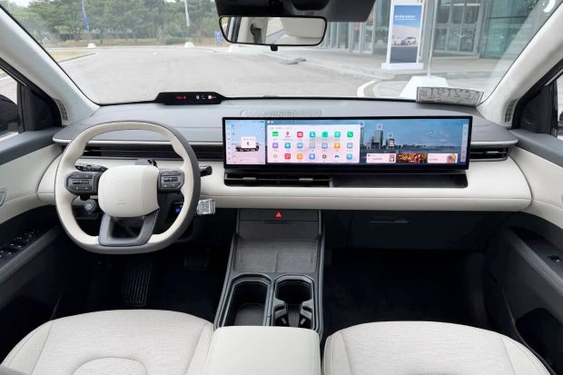 شاسی‌بلند برقی هیوندای EO