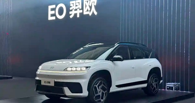 شاسی‌بلند برقی هیوندای EO