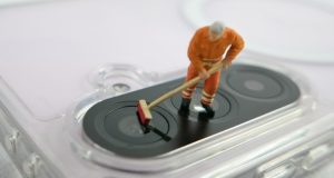 تمیز کردن لنز دوربین گوشی