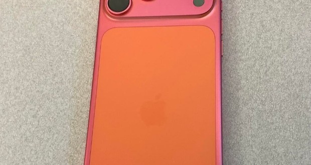 تغییر رنگ آیفون ۱۷ پرو مکس