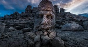 سرهای سنگی کوه نمرود