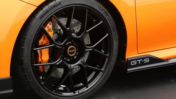 تویوتا کمری GT-S