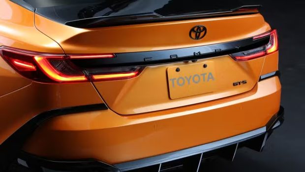 تویوتا کمری GT-S