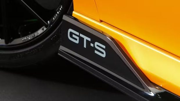 تویوتا کمری GT-S