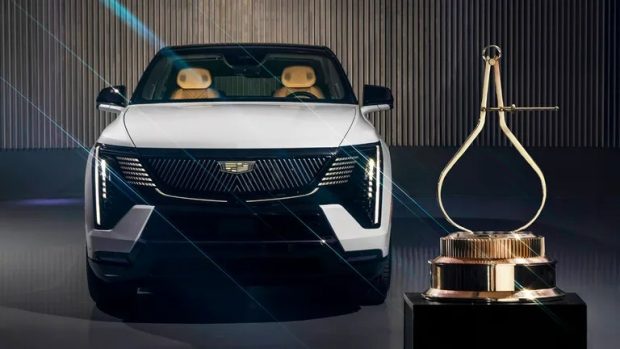 کادیلاک اسکالید IQ