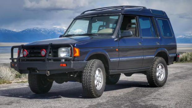 شاسی‌بلند مطمئن با گیربکس دستی