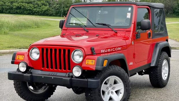 شاسی‌بلند مطمئن با گیربکس دستی