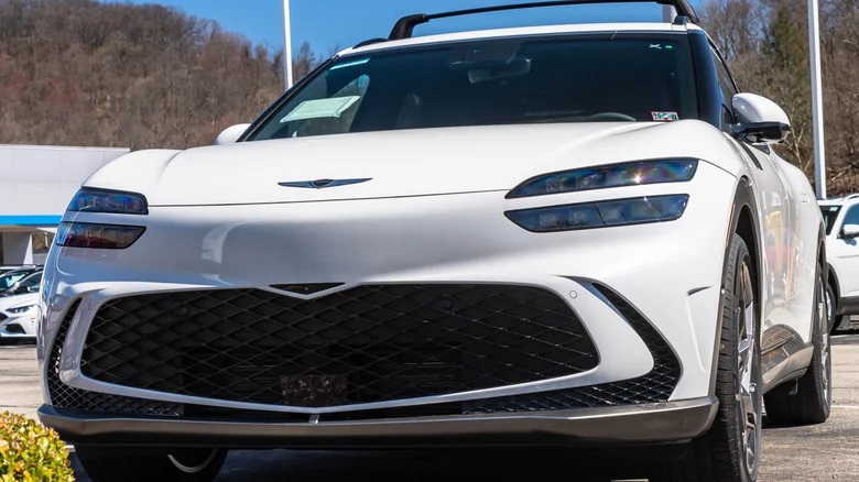 12 خودرو برقی با بالاترین امتیاز قابلیت اطمینان - جنسیس جی وی 60