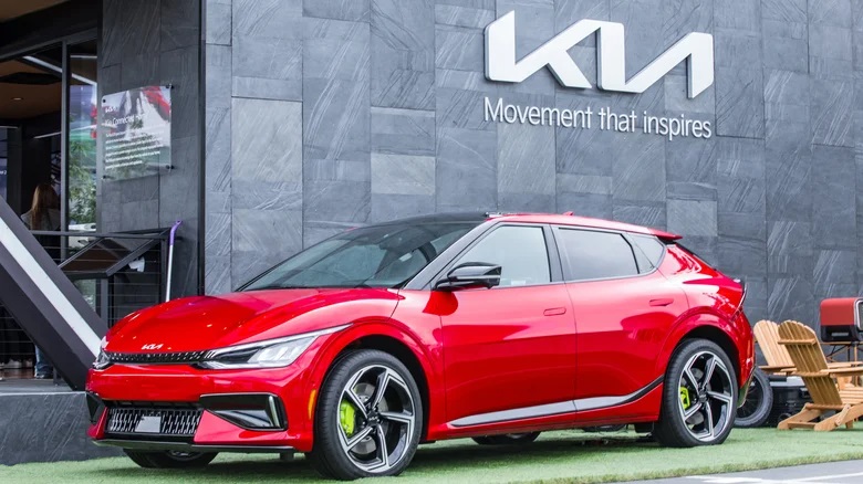 12 خودرو برقی با بالاترین امتیاز قابلیت اطمینان - کیا EV