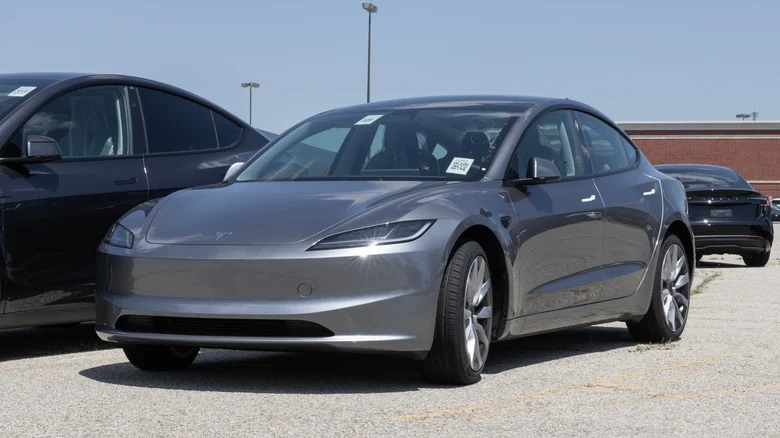 12 خودرو برقی با بالاترین امتیاز قابلیت اطمینان - تسلا مدل 3