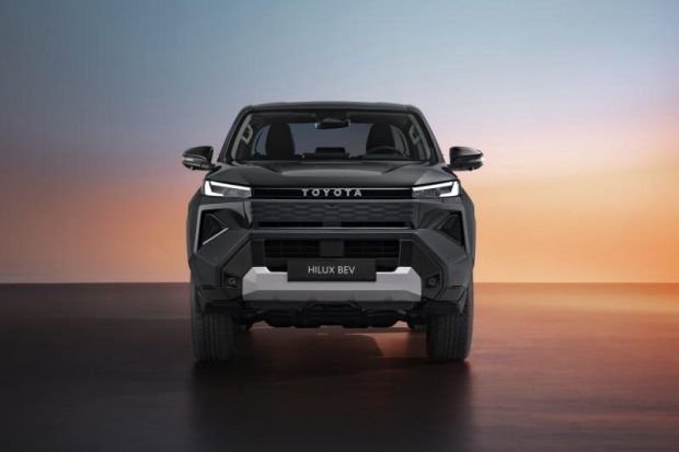 تویوتا هایلوکس تمام برقی