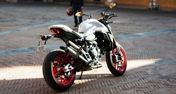 موتورسیکلت دوکاتی مانستر ۲۰۲۶