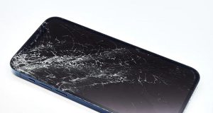 آیا می‌توان از شر خراش‌های روی صفحه آیفون خلاص شد؟ آنچه باید بدانید - 1