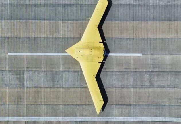 بمب افکن بدون سرنشین و پنهانکار CH-7 چین