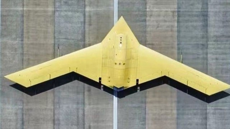 بمب افکن بدون سرنشین و پنهانکار CH-7 چین