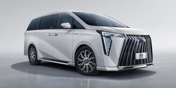 نمای جلو ون لوکس جی ای سی E9