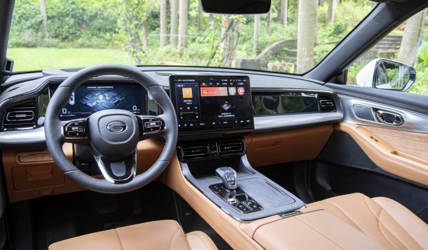 نمای کابین گک ES9 پرشیا خودرو