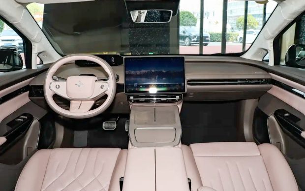 هایپتک GT لایت، رقیب چینی تسلا