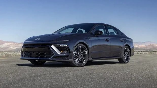 نمای جلو هیوندای سوناتا هرمس خودرو