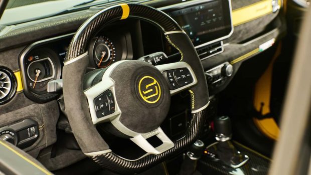 نمای کابین جیپ رانگلر هلکت