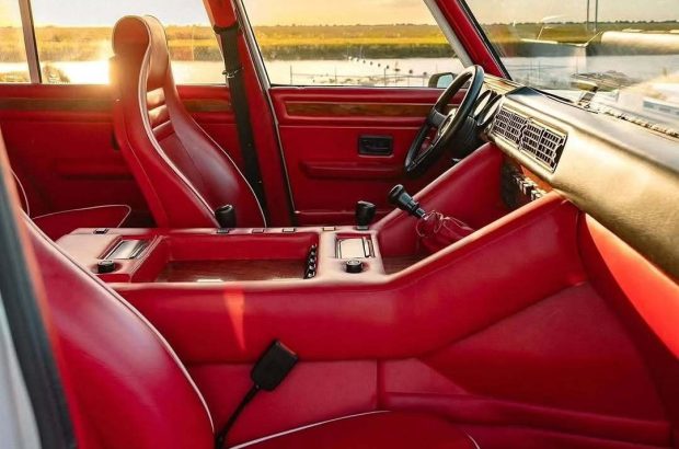 نمای کابین لامبورگینی LM002