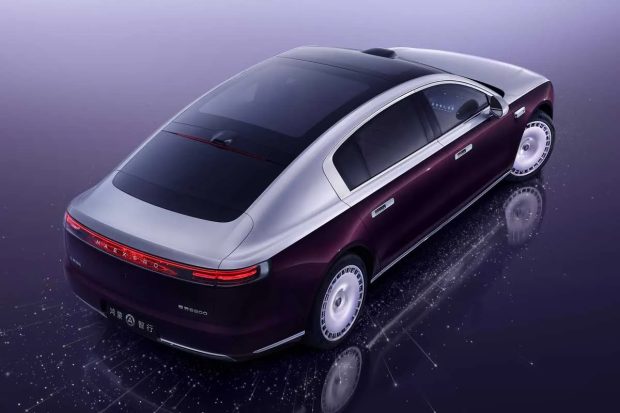 نمای عقب سدان مائکسترو S800