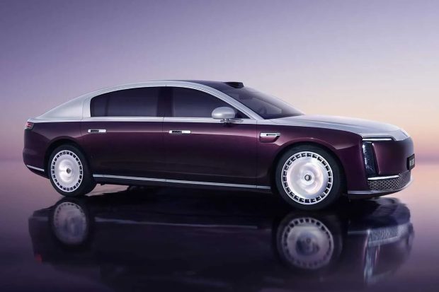 نمای جلو سدان مائکسترو S800