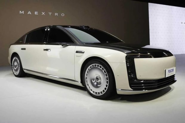 نمای جلو سدان مائکسترو S800