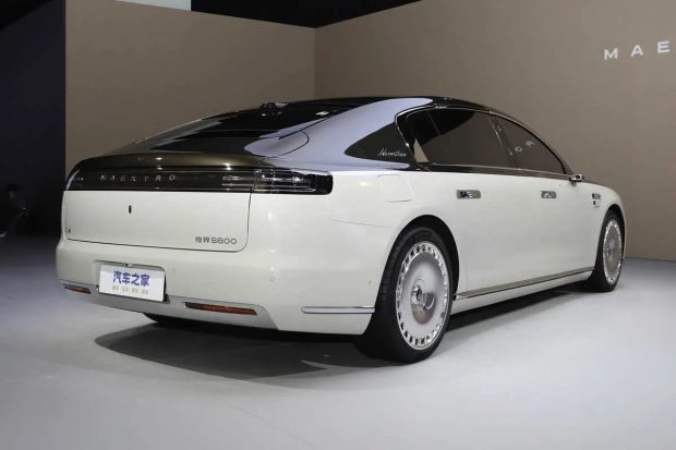 نمای عقب سدان مائکسترو S800