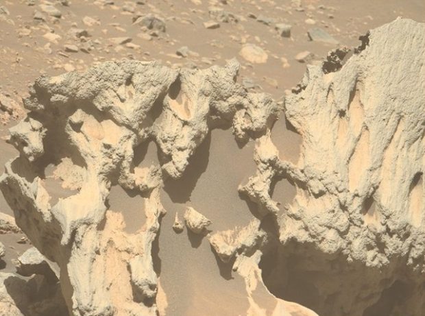 ناسا سنگی را در مریخ کشف کرد که به آنجا تعلق ندارد! - 2