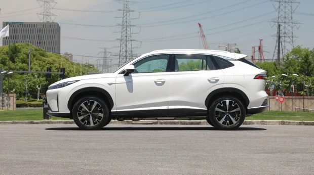 نمای جانبی رووی D5X پلاگین هیبریدی 