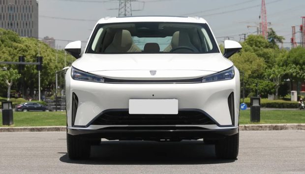 نمای جلو رووی D5X پلاگین هیبریدی 