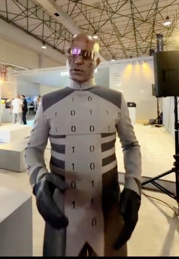 ربات انسان نما کیش اینوکس