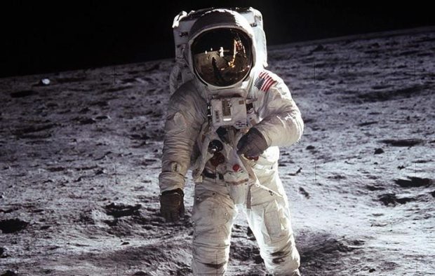 جعلی بودن فرود آپولو 11 روی ماه