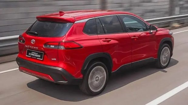 نمای عقب تویوتا کرولا کراس