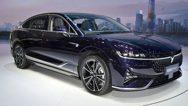 نمای جلو سدان وویا پشن