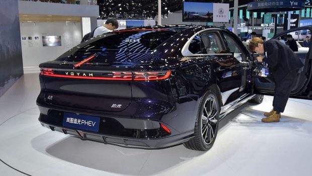 نمای عقب سدان وویا پشن