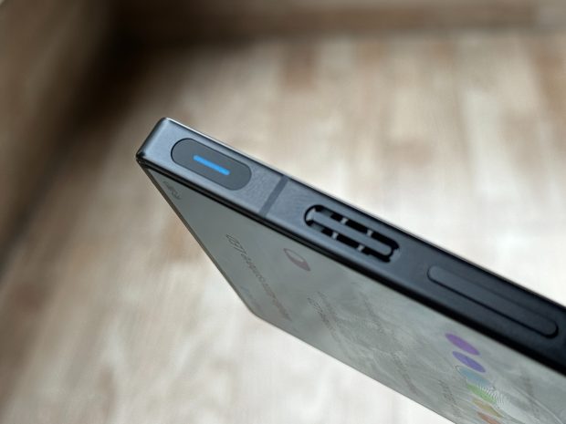 گوشی هوشمند AYANEO