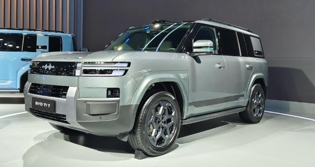 شاسی‌بلند BYD Ti7