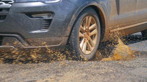 چالههای آسفالت