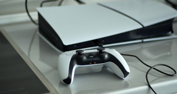 تمیز کردن کنسول بازی