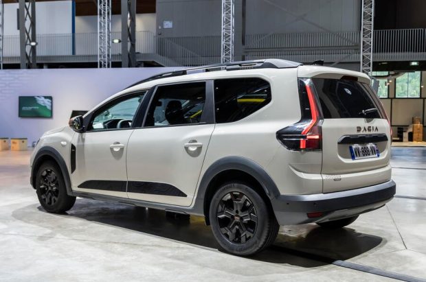 داچیا جاگر هیبریدی ۲۰۲۴