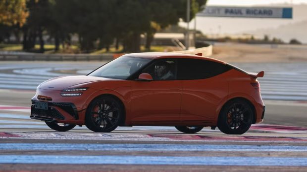 جنسیس GV60 Magma