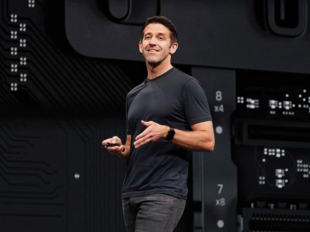 جان ترنوس، جانشین تیم کوک در اپل